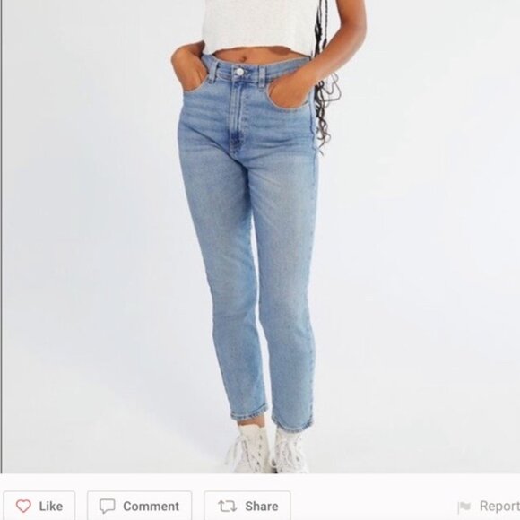 BDG Girl Friend High Rise Cropped Jeans - Light Wash - Picture 1 of 8